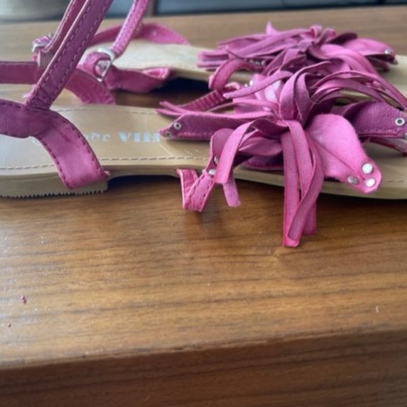 Pink tassle suede sandals - Picture 2 of 6